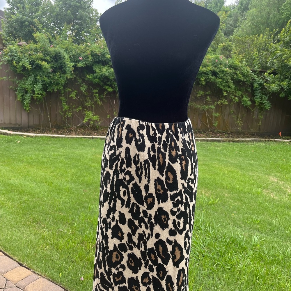 Diane Von Furstenberg- Cheetah Print (Size XL) Midi Pencil Skirt